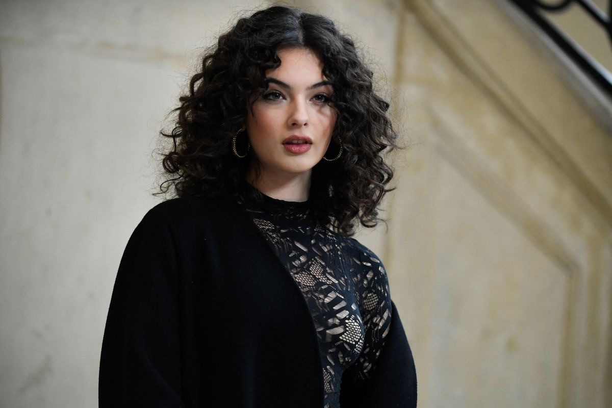 球花女儿deva cassel亮相dior高定大秀