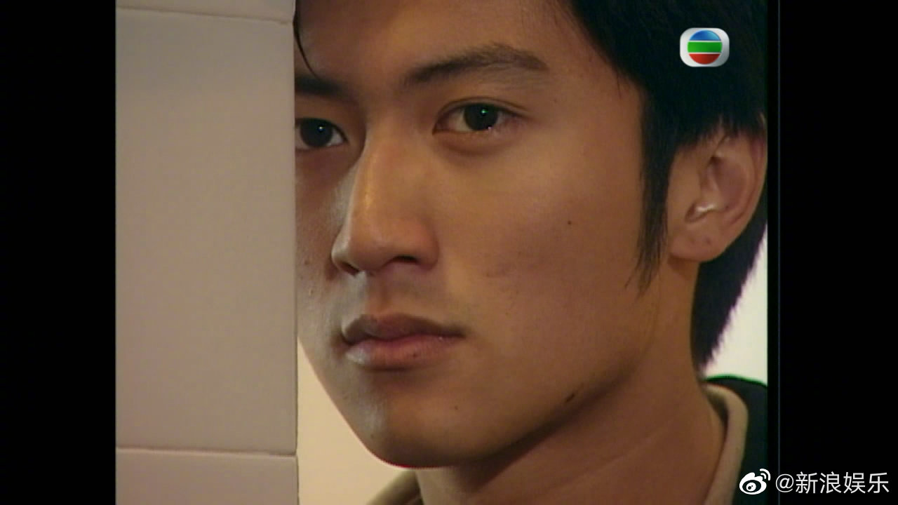 2000年 少年感满满的谢霆锋__财经头条