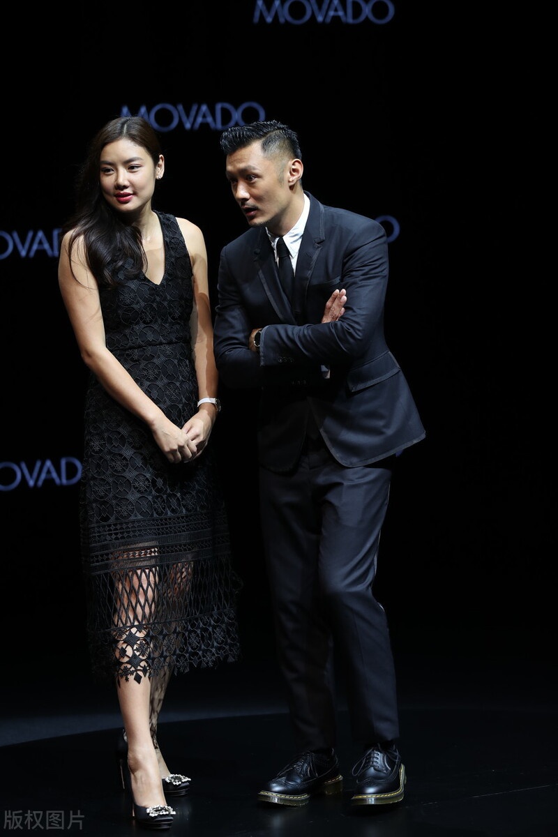 乐基儿和余文乐相聚 开心合影乐坏了