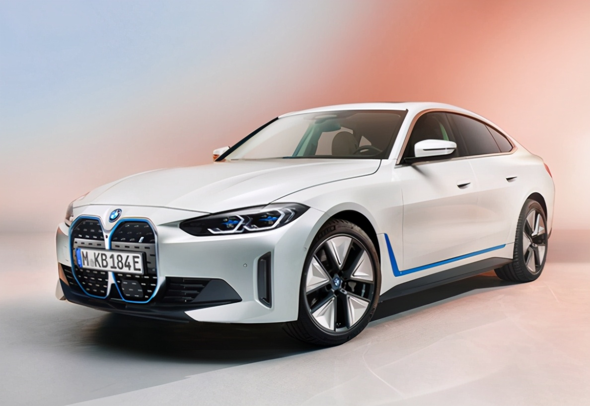 宝马全新高性能纯电动轿车i4全球首发亮相