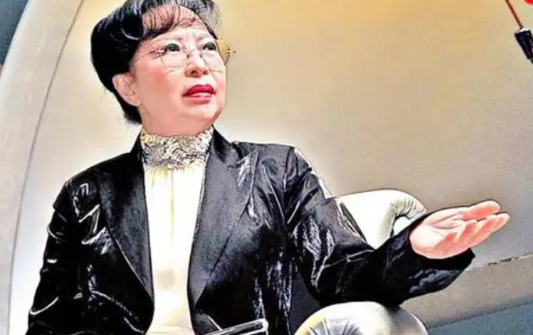 “女版007”狄娜：追求者为其险些自杀，她有着怎样的传奇人生？休闲区蓝鸢梦想 - Www.slyday.coM