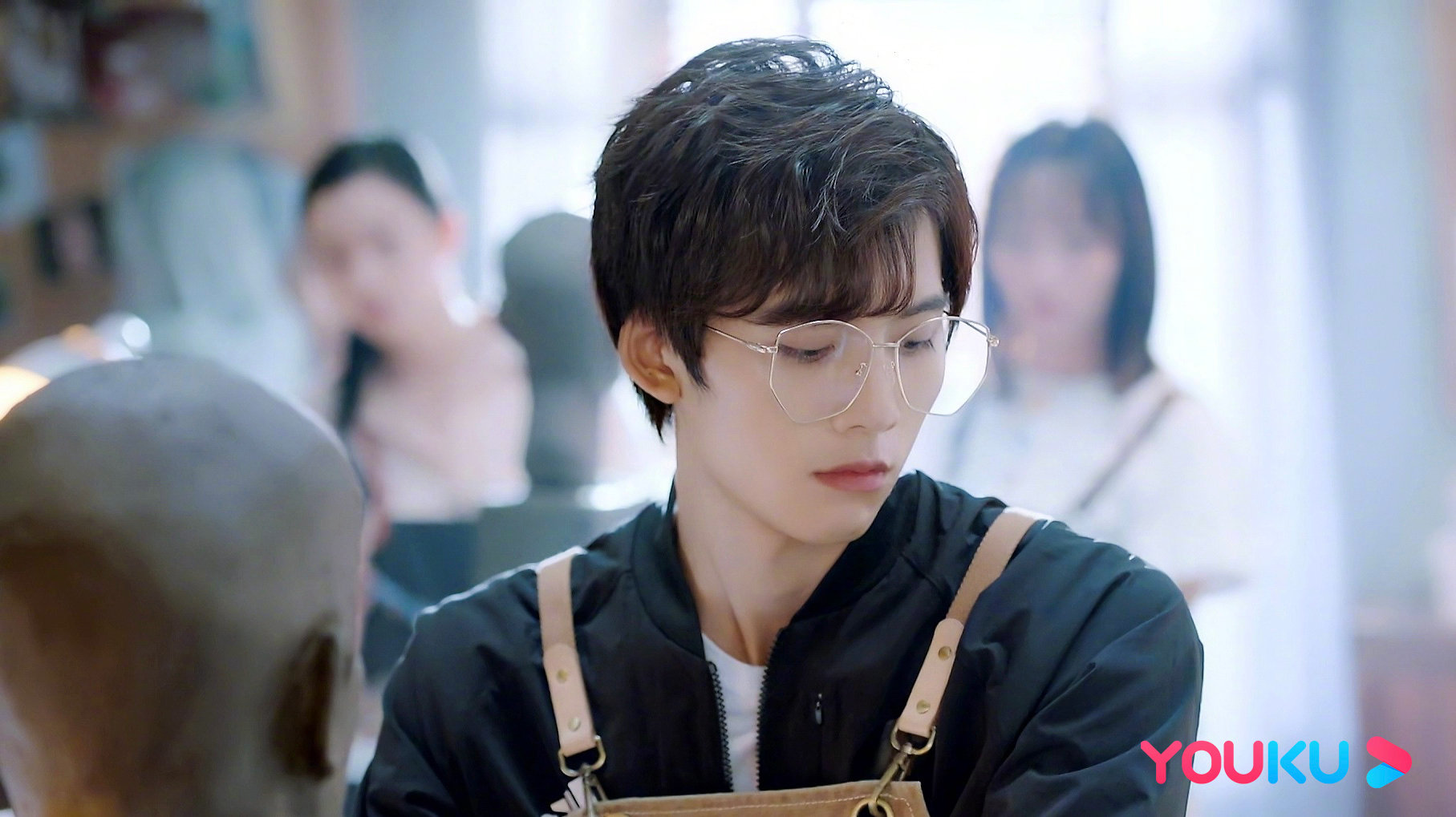 秦深学长@邓超元aaron 雕塑系男神名不虚传!