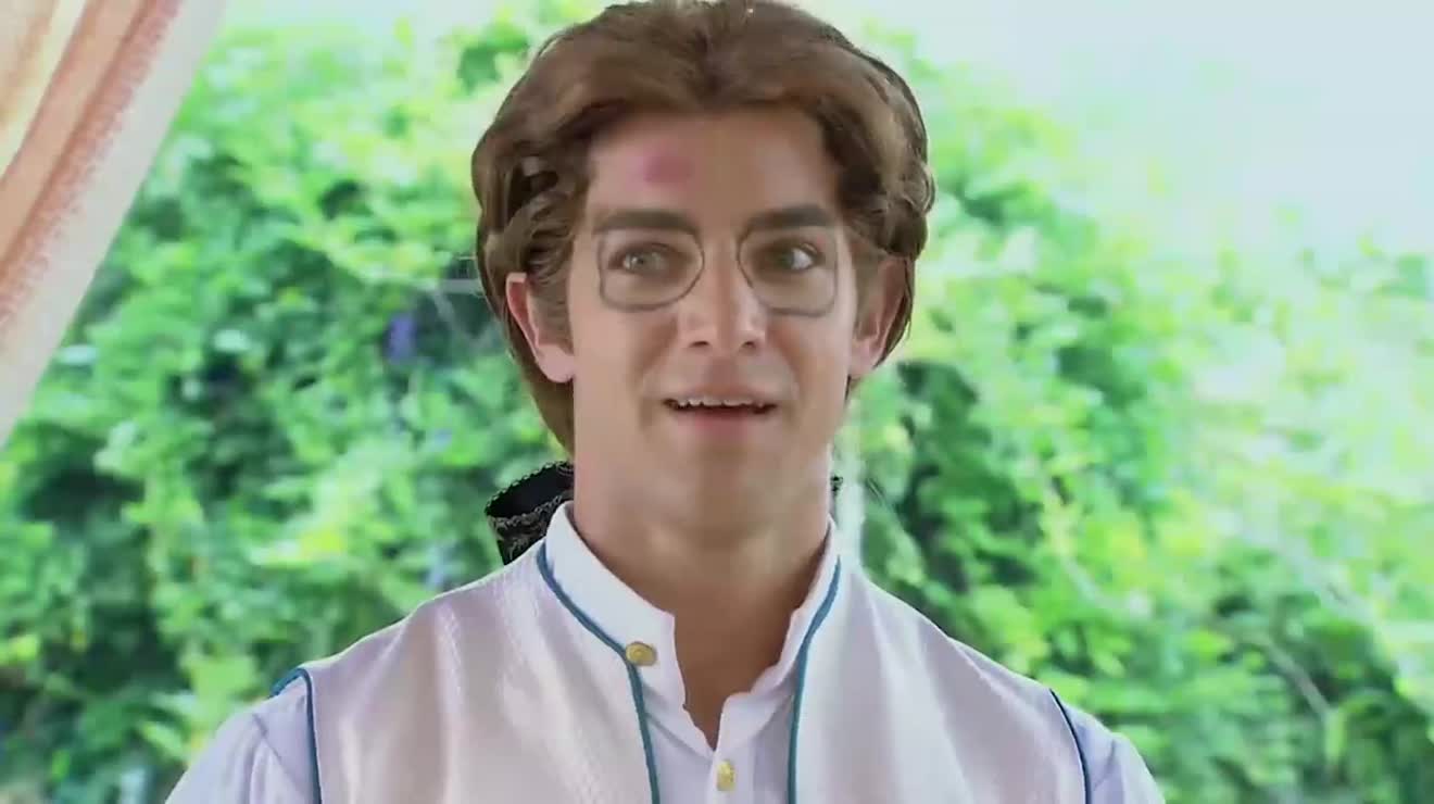 师傅惩罚班杰明在他脸上画熊猫皇上也来了兴趣小燕子吓得大叫