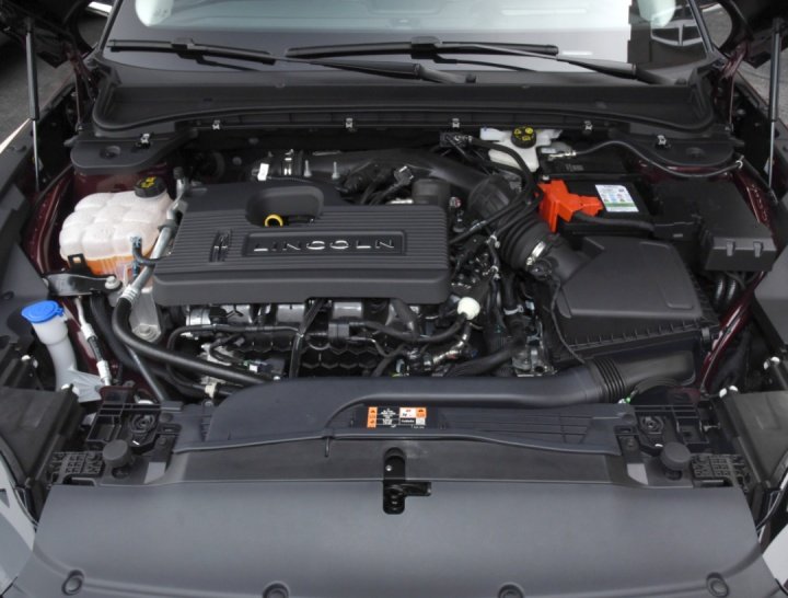 林肯Z对比奥迪A4L，谁更值得买？