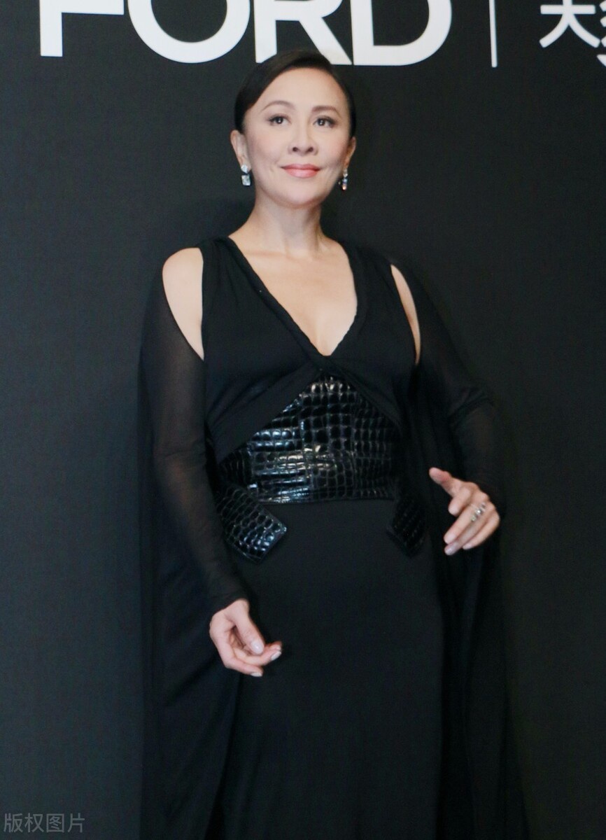 55岁刘嘉玲 仍风采不减当年,韵味十足