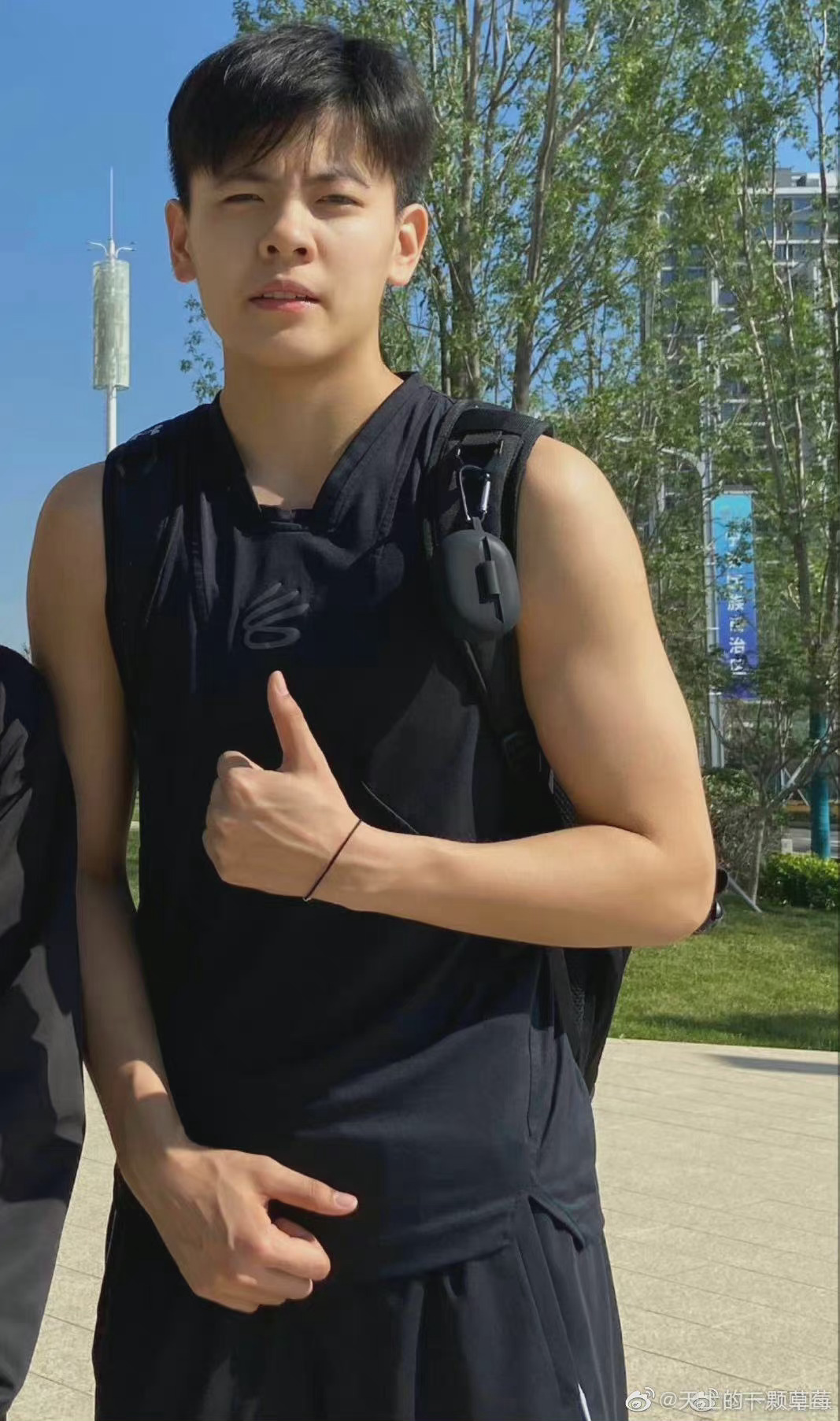 杨舒予全运会证件照也太帅了吧谁看了谁都会说我可以866