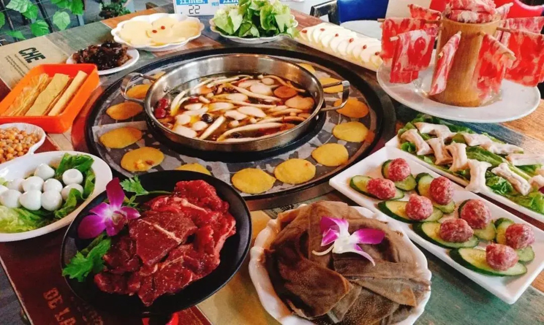 寻味广元,牛肉涮烤一起吃,主食小菜一应俱全,好吃还实惠!