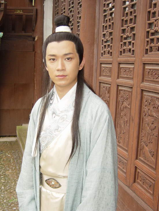 还有人说,只有潘粤明演的这一版许仙,才让人觉得白素贞的付出是值得的