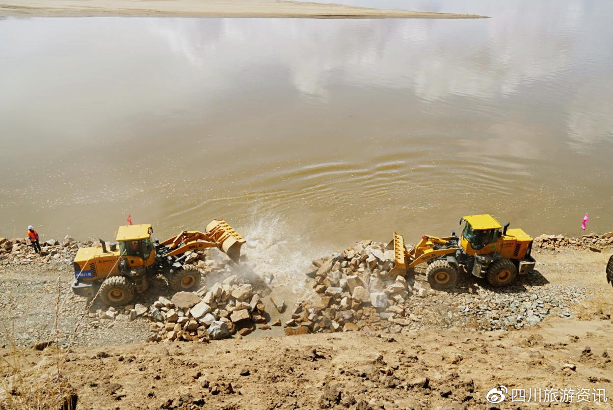 有谁知道仿砌石造型的现浇混凝土河道护岸挡墙怎么做？质量怎么样？