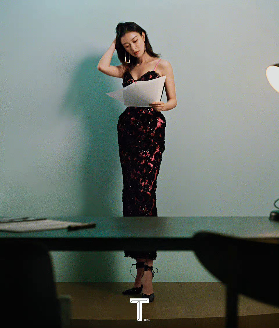 倪妮《t锦绣》11月刊封面