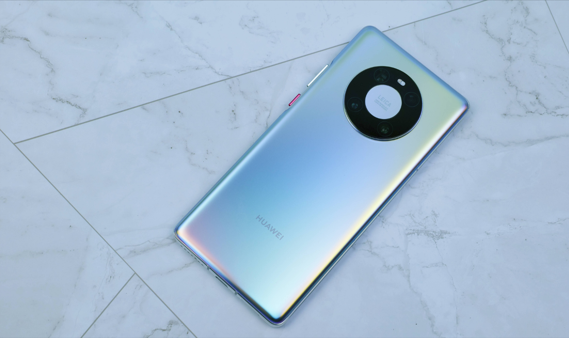 iphone13发布的前夕华为已经没有mate系列抗衡了