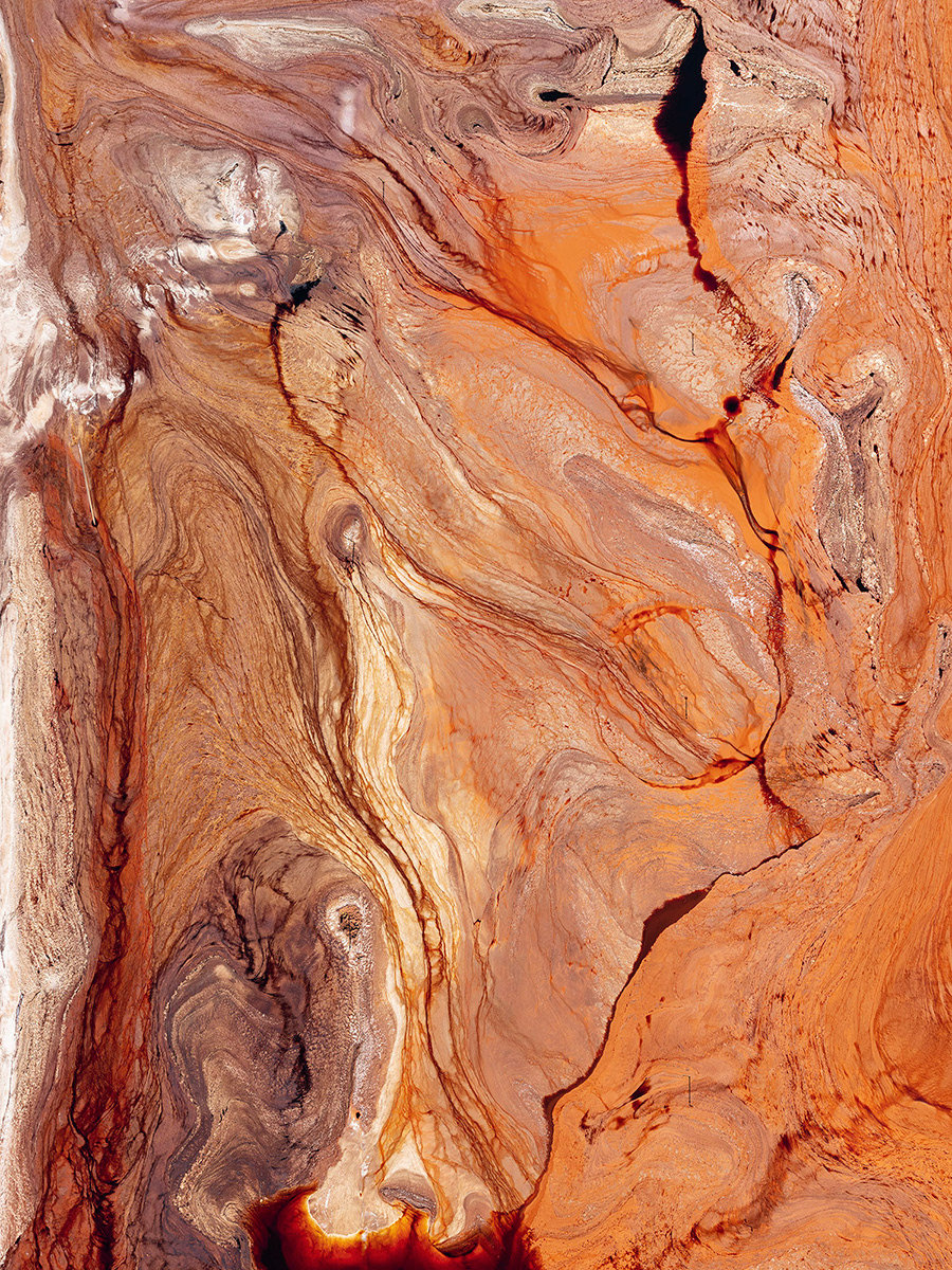 铝土岩矿层是目前全球金属铝的主要来源