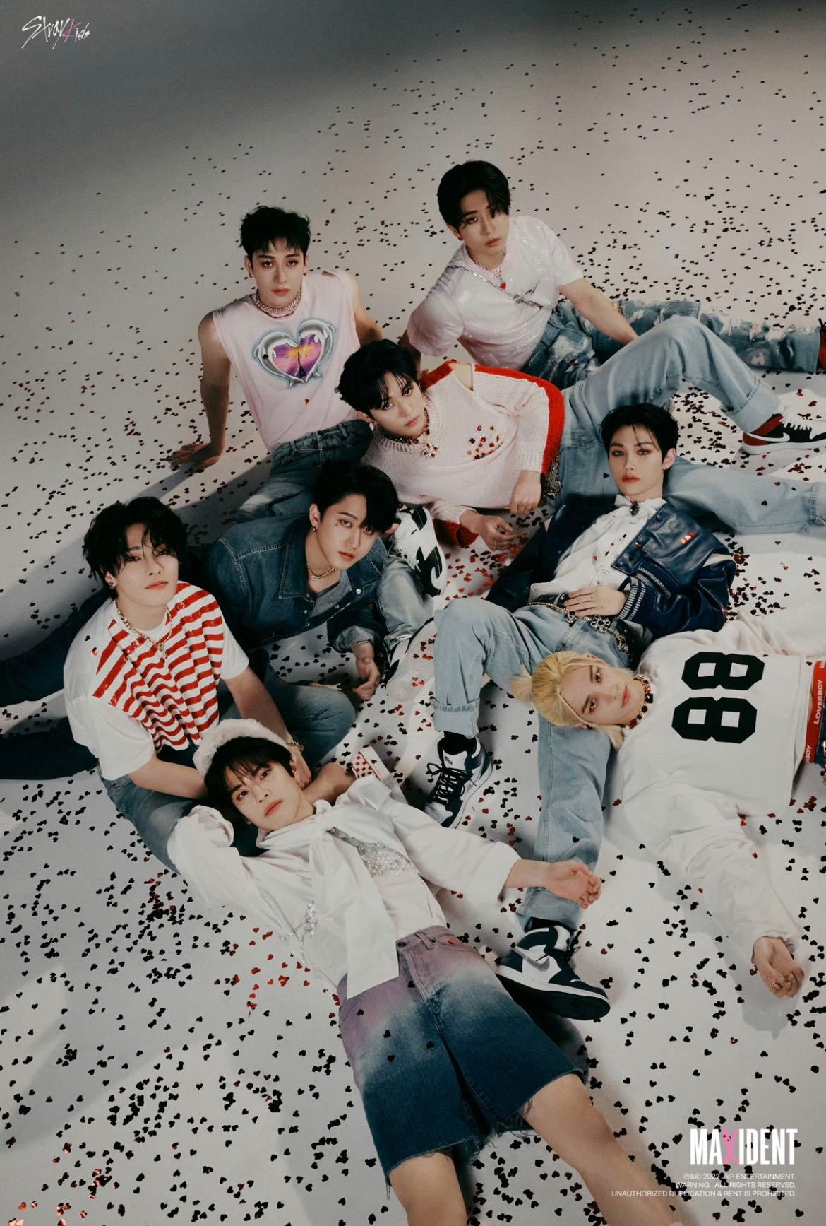 stray kids粉丝助力公益乡村振兴捐助1盏乡村太阳能路灯__财经头条