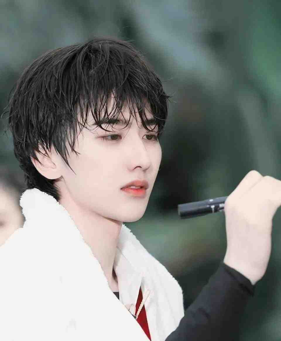 男明星湿发造型有多绝?成毅杨洋视觉盛宴,看到肖战王一博太惊艳休闲区蓝鸢梦想 - Www.slyday.coM 男明星湿发造型有多绝?成毅杨洋视觉盛宴,看到肖战王一博太惊艳休闲区蓝鸢梦想 - Www.slyday.coM