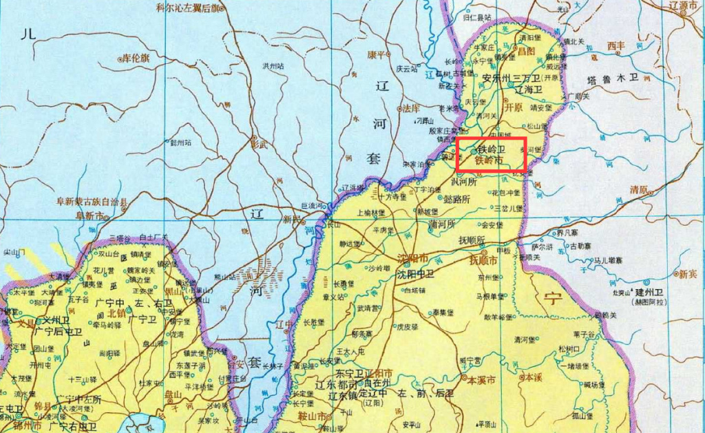 自一座叫做"铁岭"的著名山脉,现在是朝鲜咸镜道与江原道之间的交界岭