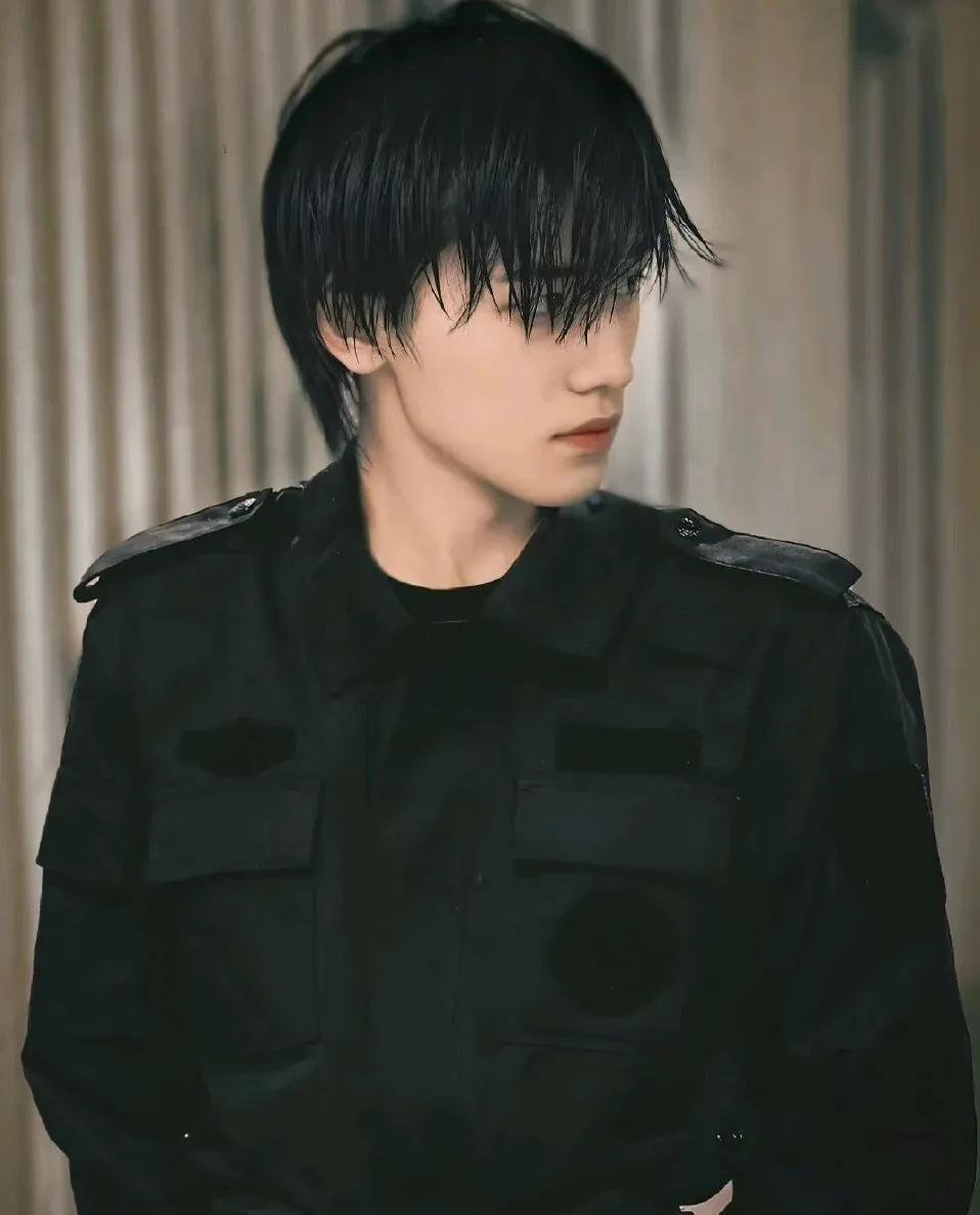 男明星湿发造型有多绝?成毅杨洋视觉盛宴,看到肖战王一博太惊艳休闲区蓝鸢梦想 - Www.slyday.coM 男明星湿发造型有多绝?成毅杨洋视觉盛宴,看到肖战王一博太惊艳休闲区蓝鸢梦想 - Www.slyday.coM