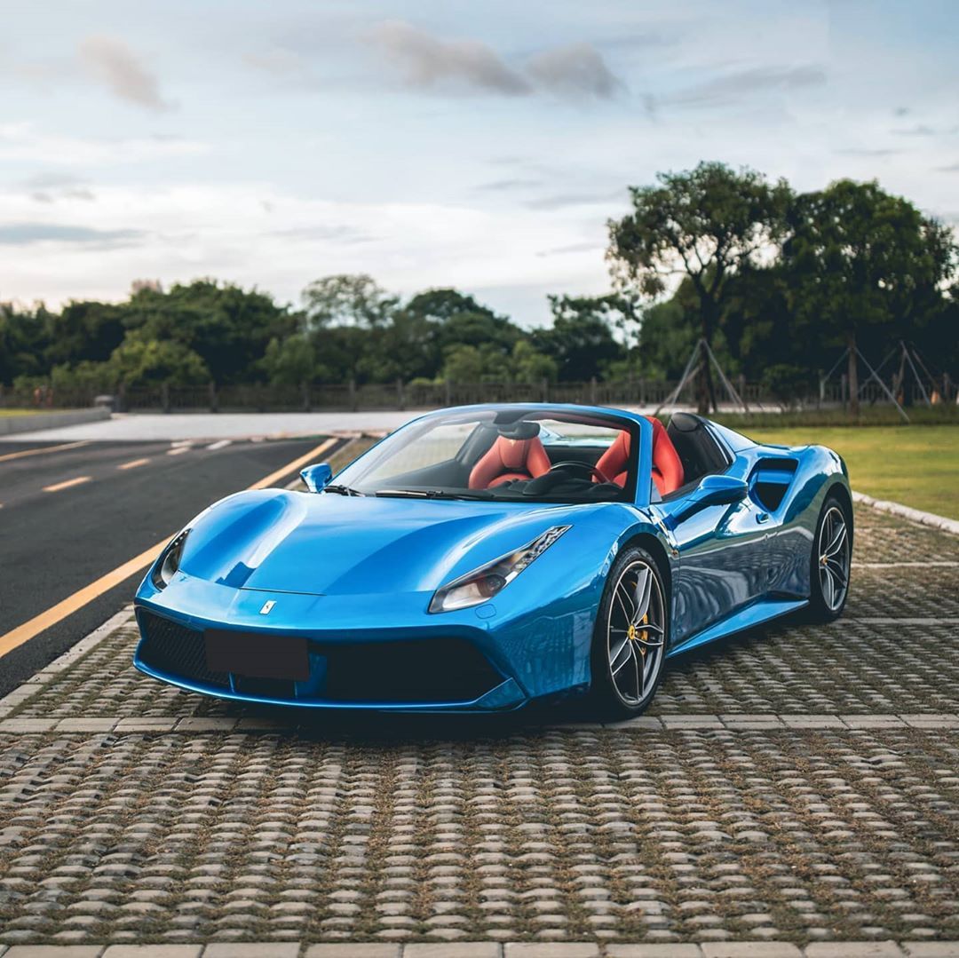 法拉利 488 spider!