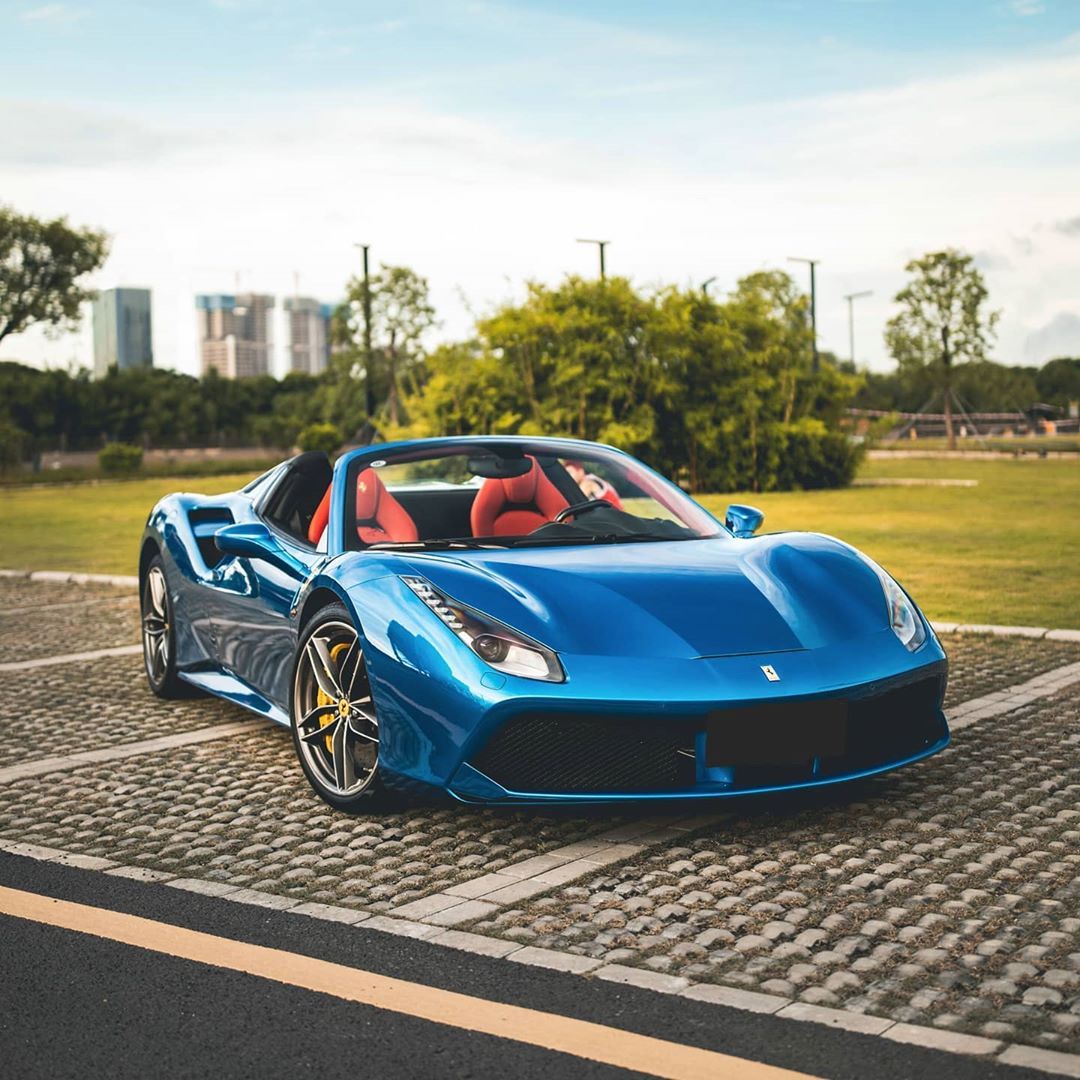 法拉利 488 spider!