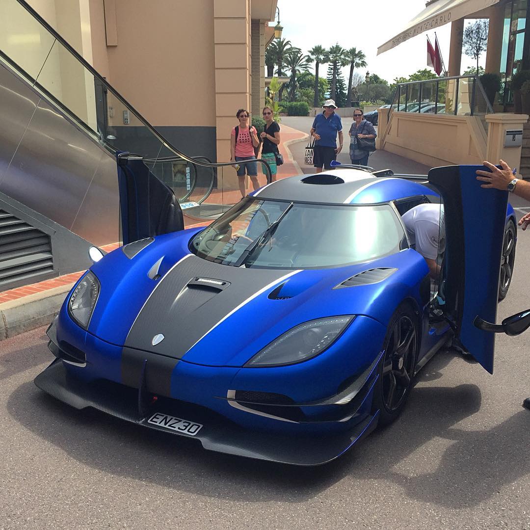 蓝色科尼塞克one1