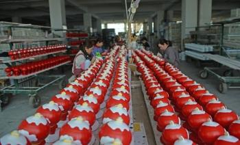 北京冬残奥会开幕在即 福建德化企业开足马力赶工陶瓷版吉祥物“雪容融”休闲区蓝鸢梦想 - Www.slyday.coM