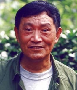 白发苍苍依然演戏,儿子因演"鬼子"出名|牛犇|王侃|鬼子_新浪新闻