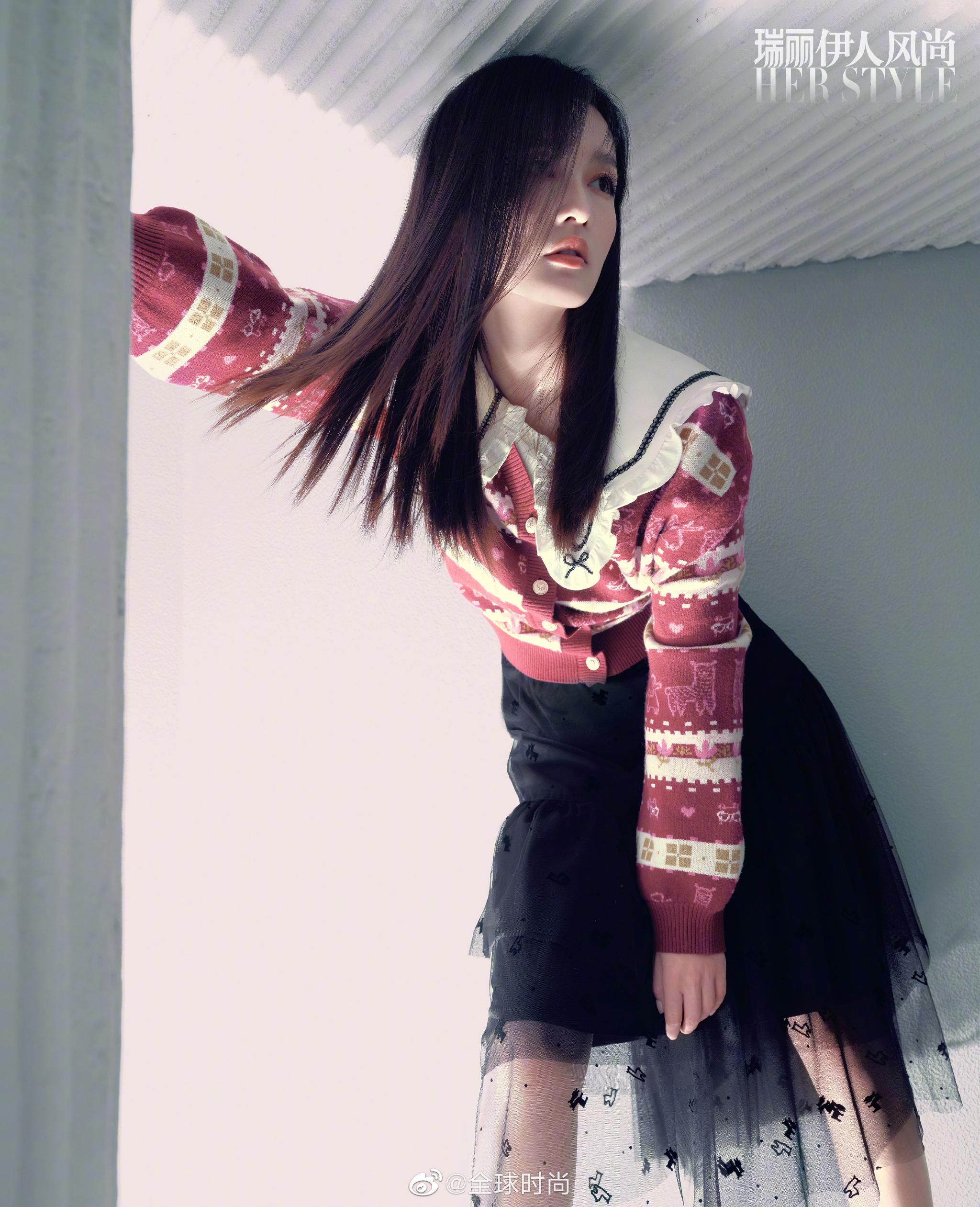 李沁瑞丽十一月刊封面大片 一次知性气质的时尚之旅……__财经头条
