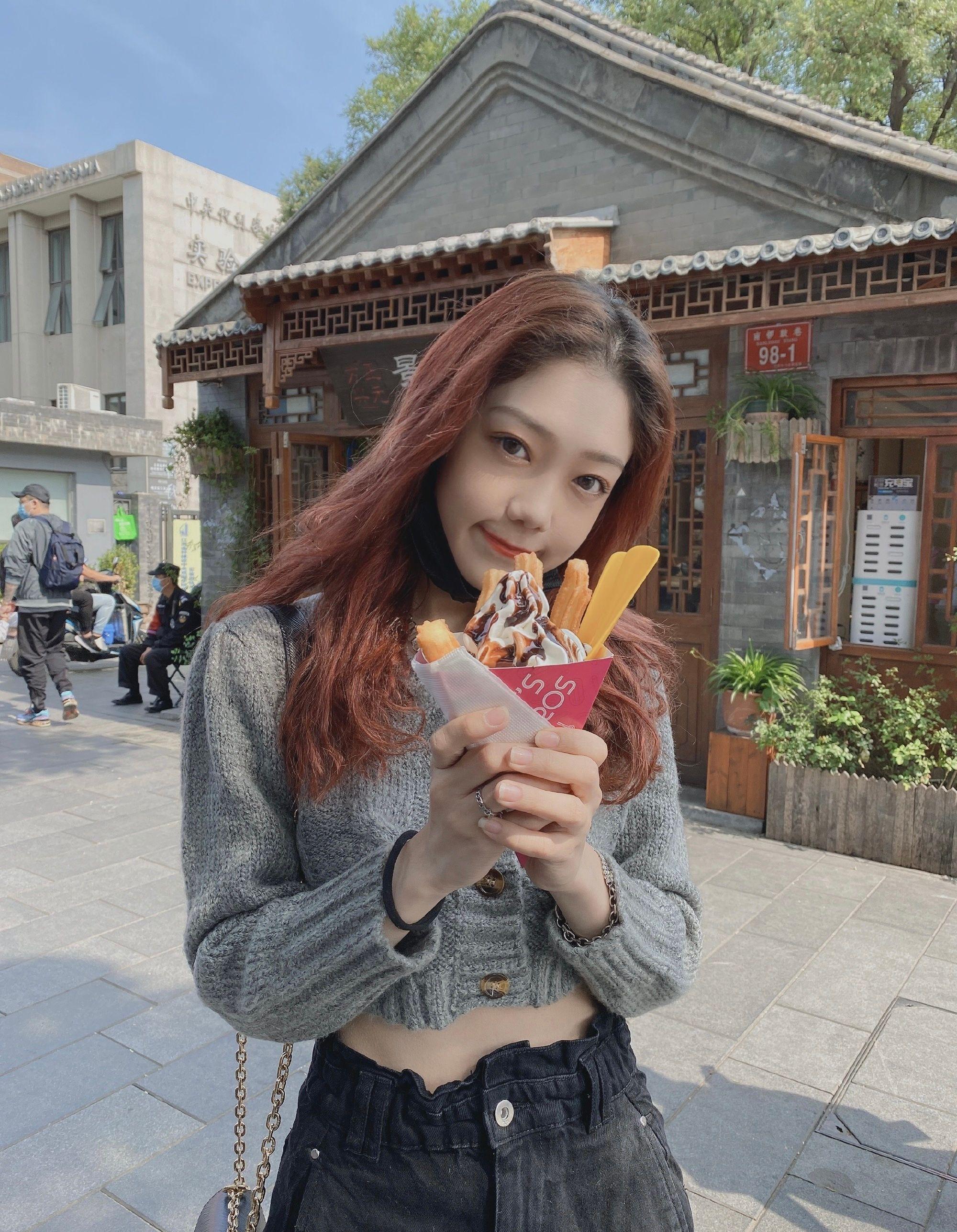 希林娜依高60天减12斤晒菜谱和运动不愧是身材傲人的女团c位