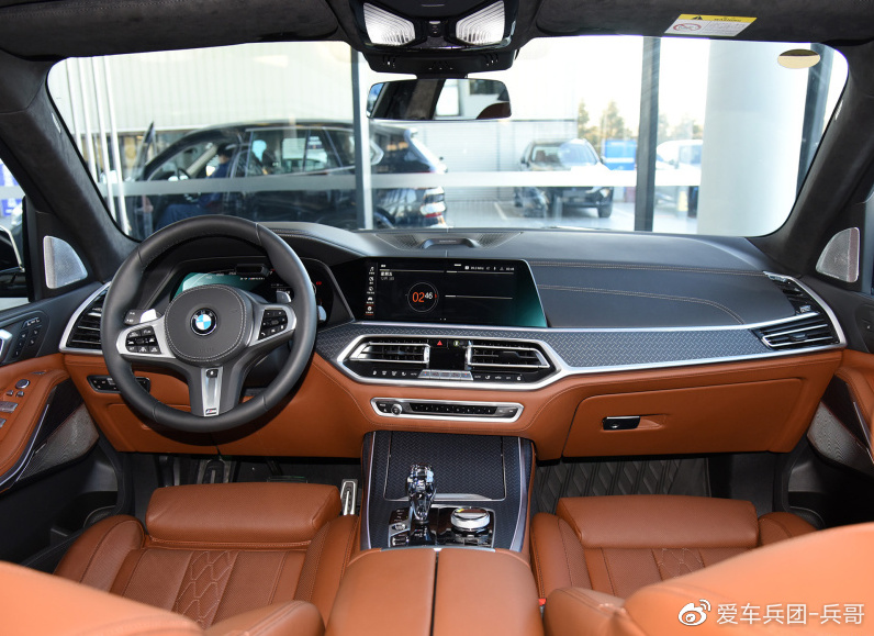 林肯领航员对比宝马X7，百万级豪华SUV怎么选？