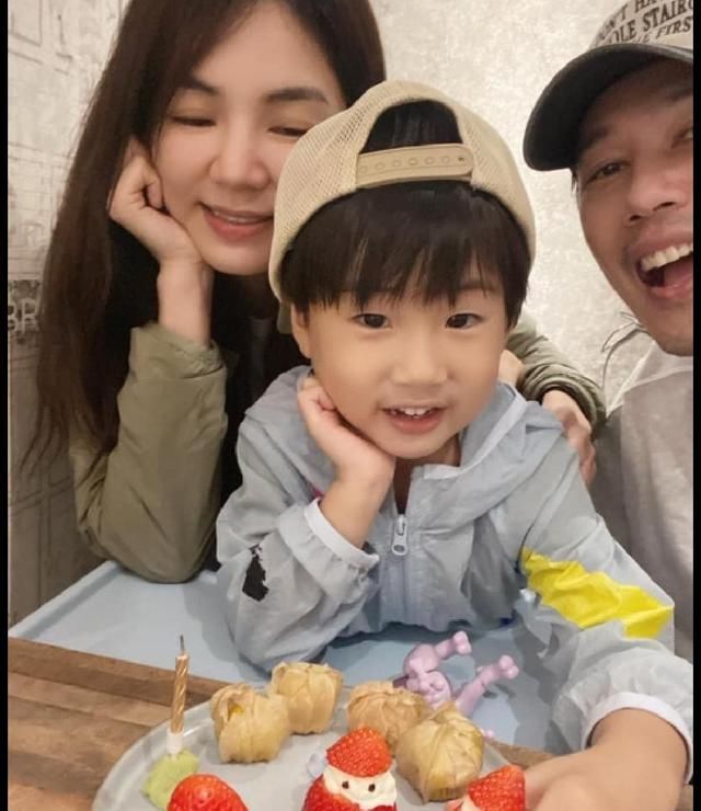 ella晒全家福庆儿子4岁生日劲宝获赞小帅哥