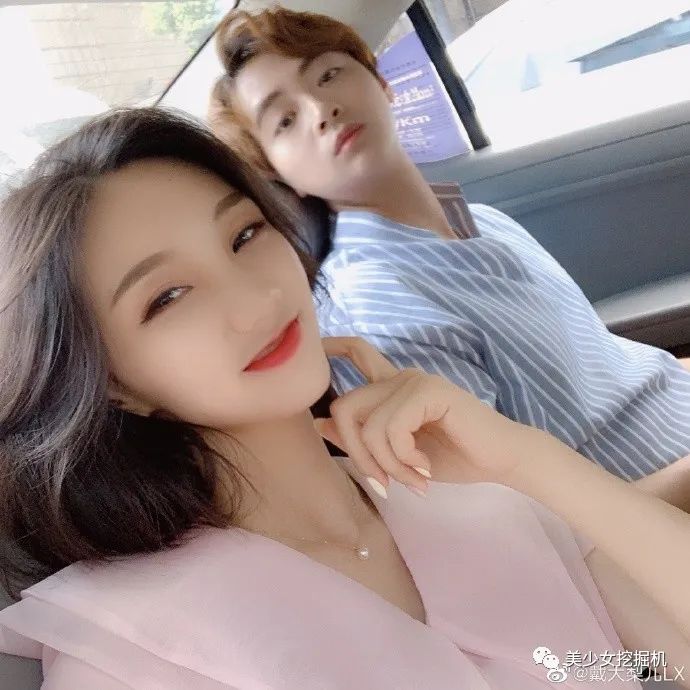 网恋奔现成功拒绝杨幂公司邀请如今结婚生二胎甜齁全抖音