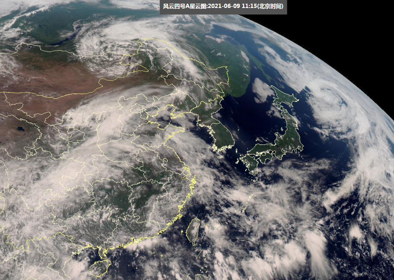 因此,对应在卫星云图上的庞大雨带,在全国雷达图上也可以看到,这道雨