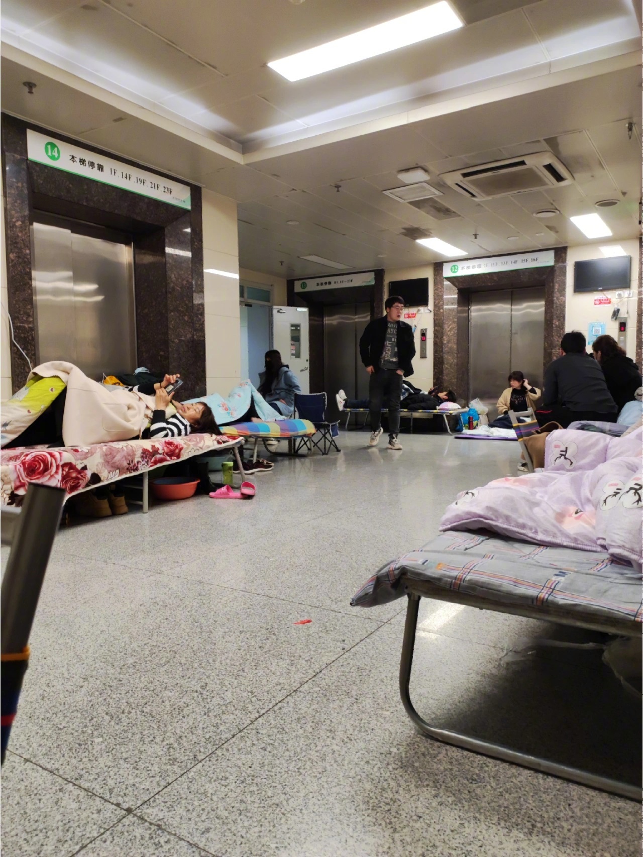 重症监护室外那些真实的人生百态