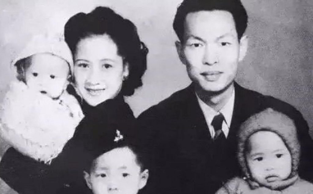 “女版007”狄娜：追求者为其险些自杀，她有着怎样的传奇人生？休闲区蓝鸢梦想 - Www.slyday.coM