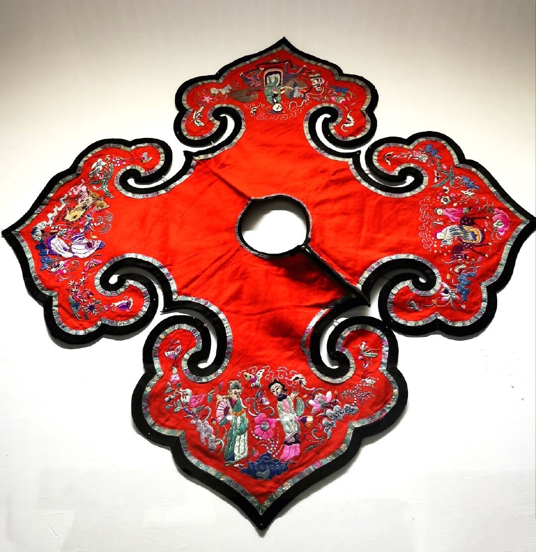 云肩,也叫披肩,是古代衣服上的装饰物_高清图集_新浪网