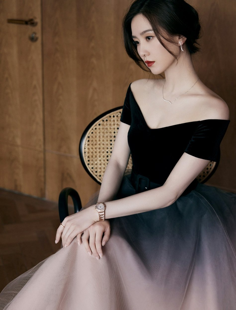 刘诗诗时尚写真露肩渐变蓬蓬裙显天鹅颈气质清冷体态优雅