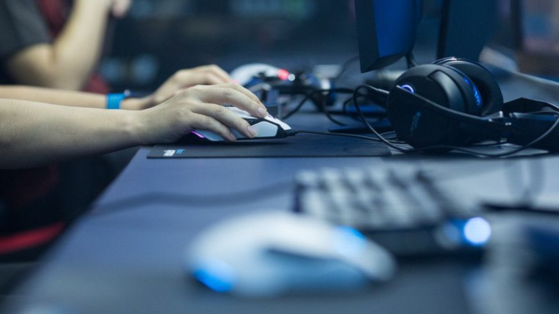 15岁少年沉迷《堡垒之夜》,送医治两月,沉迷游戏何去何从?休闲区蓝鸢梦想 - Www.slyday.coM 15岁少年沉迷《堡垒之夜》,送医治两月,沉迷游戏何去何从?休闲区蓝鸢梦想 - Www.slyday.coM