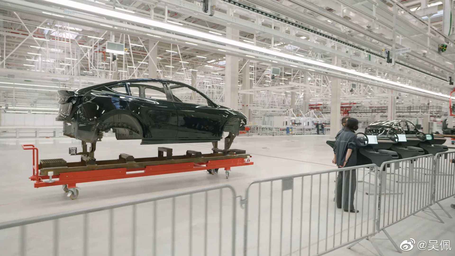 Tesla shows Model Y with 4680 structural pack, new vehicle colors at ...