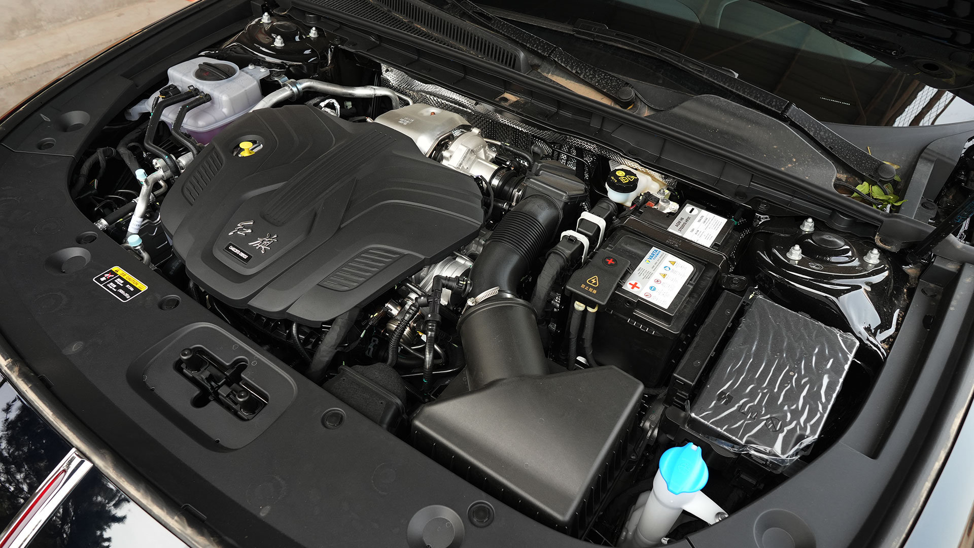 全新红旗h5拥有3种动力系统,1.5t 7速湿式双离合变速箱,2.