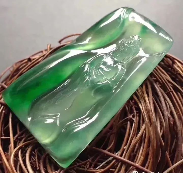 翡翠要想达到收藏级别的升值空间,需要具备哪些条件?休闲区蓝鸢梦想 - Www.slyday.coM 翡翠要想达到收藏级别的升值空间,需要具备哪些条件?休闲区蓝鸢梦想 - Www.slyday.coM