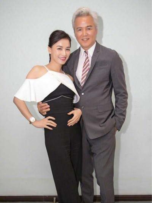 张庭成功将丈夫熬老了这是由多会保养太年轻了