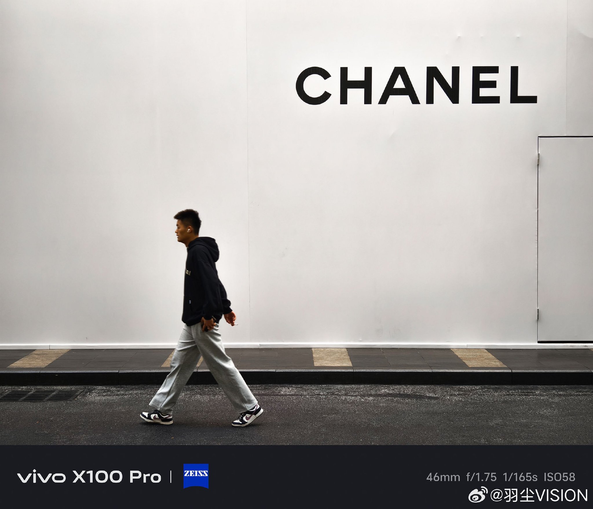 街头的色彩,周末随手拍 shot on vivo x100 pro|色彩_新浪新闻