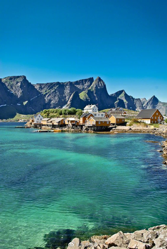 仙境般的挪威的罗弗敦群岛风景既壮观又柔美