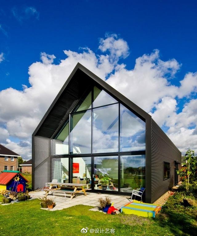 建筑设计现代坡屋顶营造