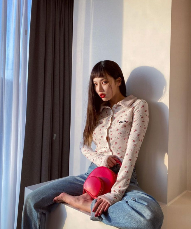 金泫雅终于对"皮肤衣"下手!看无ps下的身材:难怪男友爱她