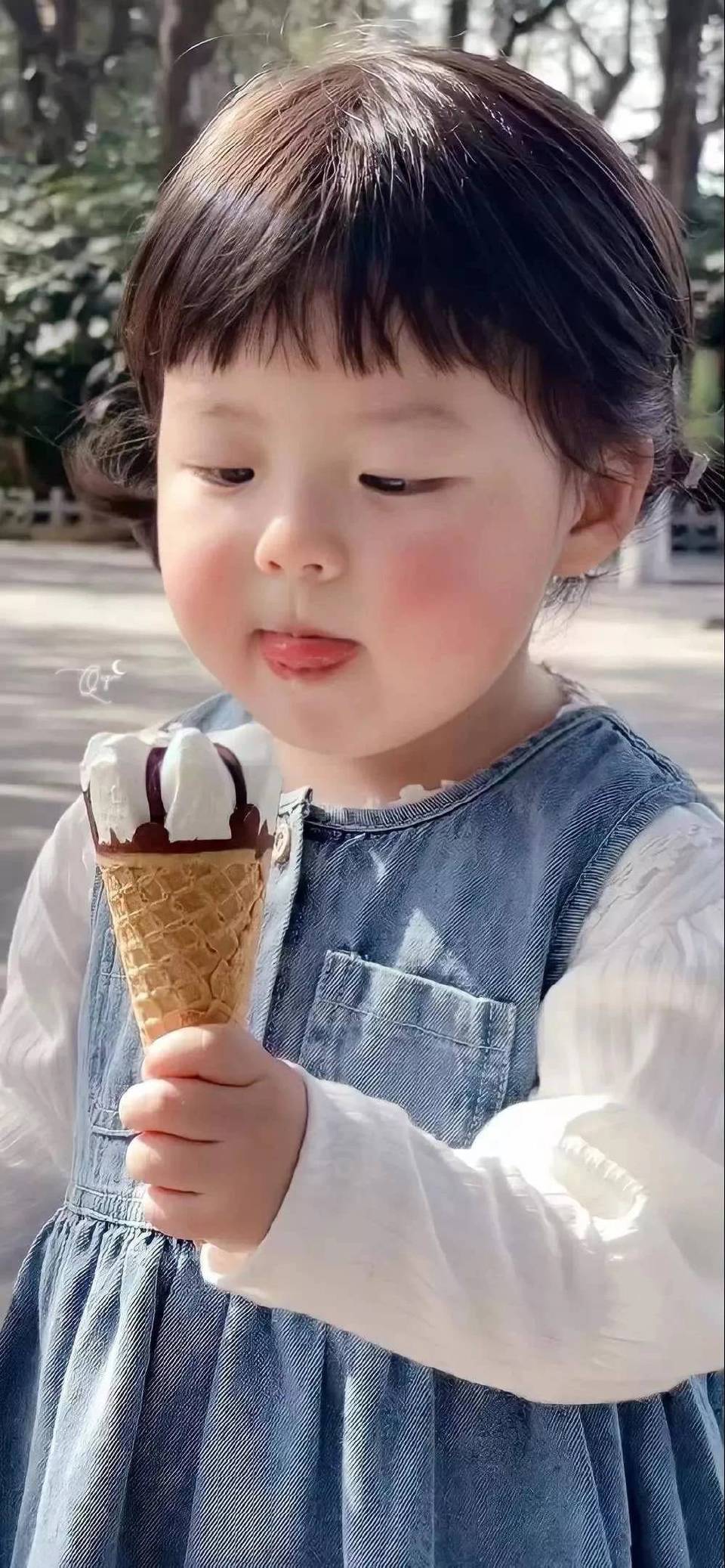 小朋友可能是世间最可爱的人,前一秒还在哭哭啼啼