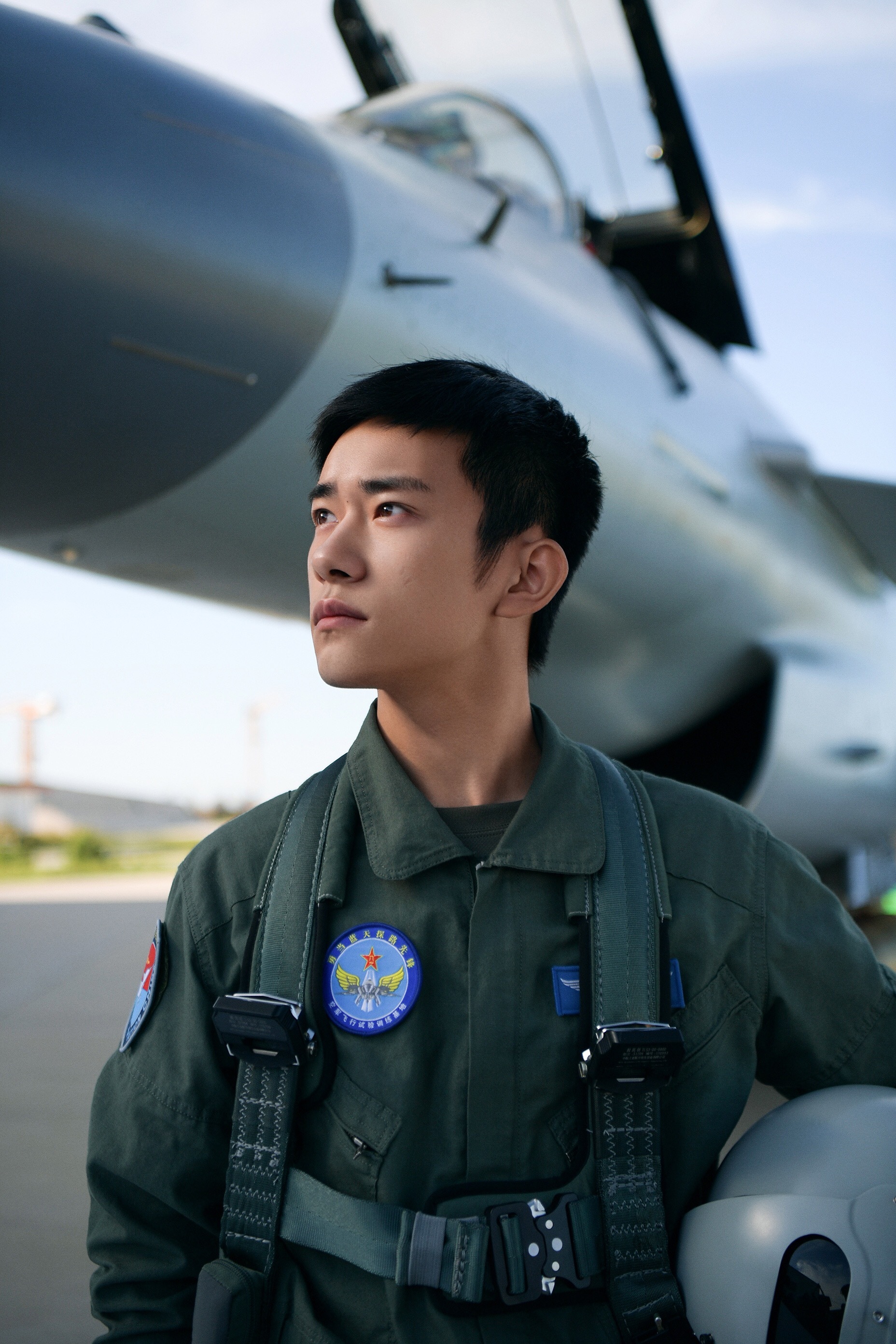 易烊千玺穿军装太帅了!好正