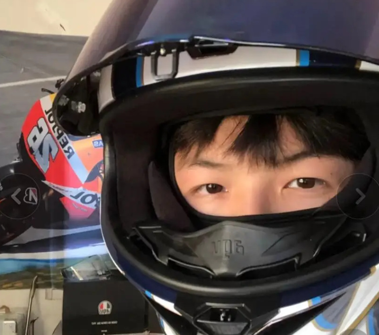 21岁机车网红周钧灏遭遇车祸去世,姐姐悼念:他是一个很好的人