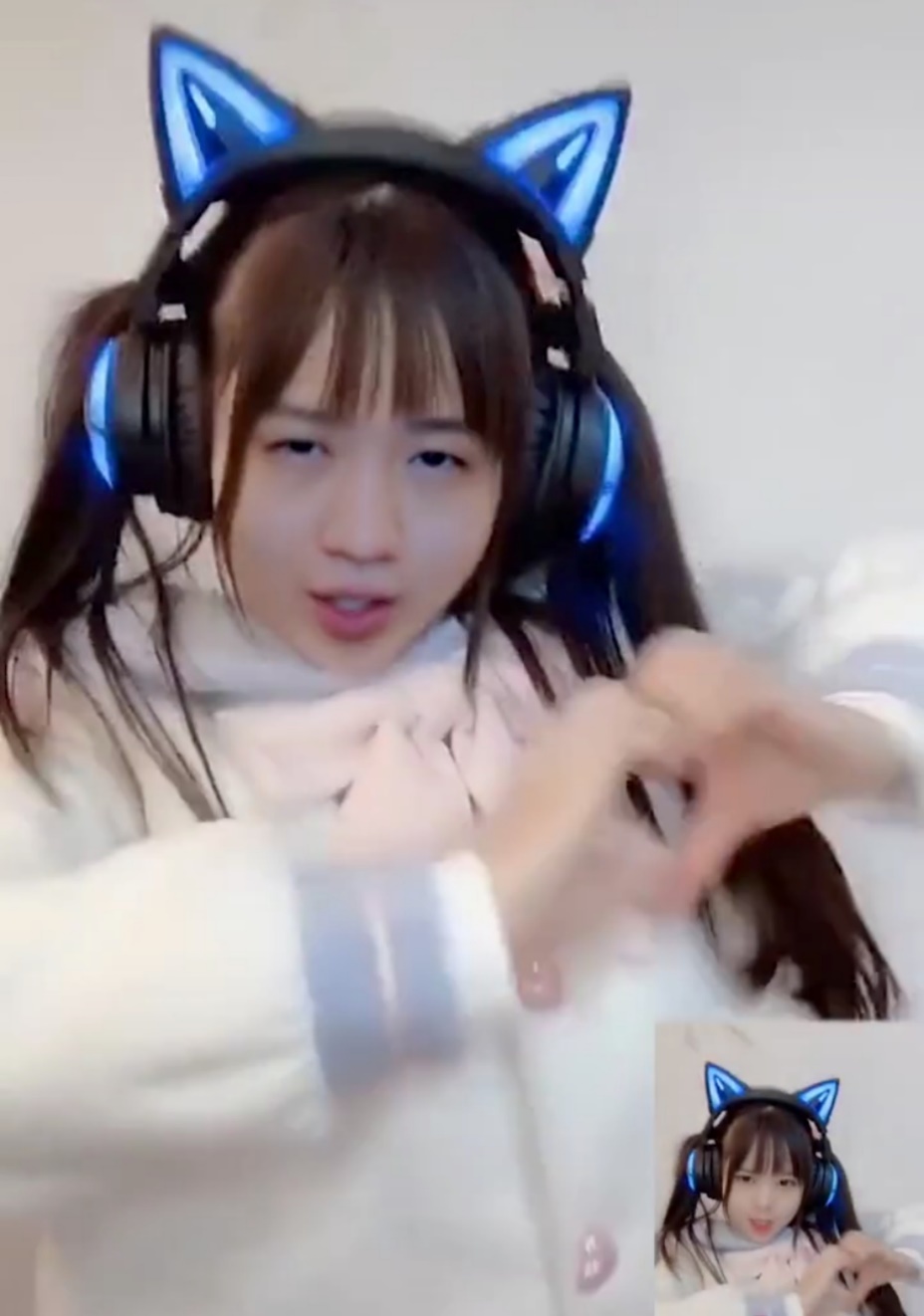 火线妹被恶搞,脸被换成吕德华,这造型实在是让人不忍直视