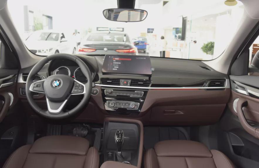 入门级豪华SUV对比：宝马X1和沃尔沃XC40谁更值得入手？