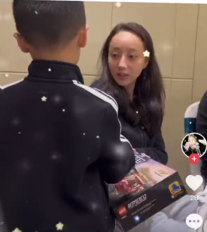 《沉香如屑》制片人被控出轨女演员徐恺咛，前妻发文公开聊天记录休闲区蓝鸢梦想 - Www.slyday.coM